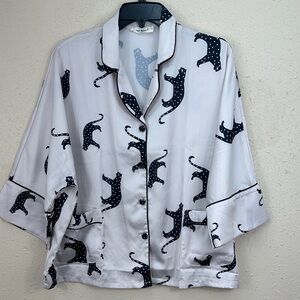 Anna-Kaci Women’s Satin Panther Print Pajama Top | Silky Gray & Black ButtonUp S